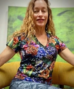 INKnBURN Women's I Dream In Color V-Neck Shirt (XS, S) | Short Sleeve -New Triathlete Store fWCElt11IDggbOf4sBlX30IFk